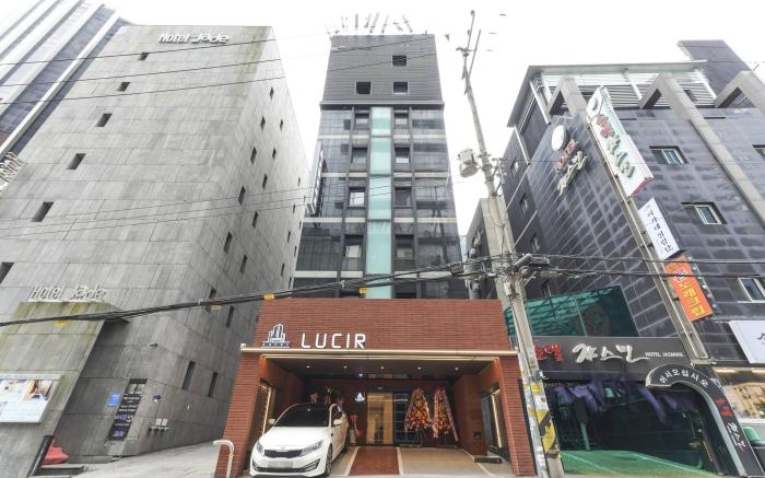 Lucir Hotel