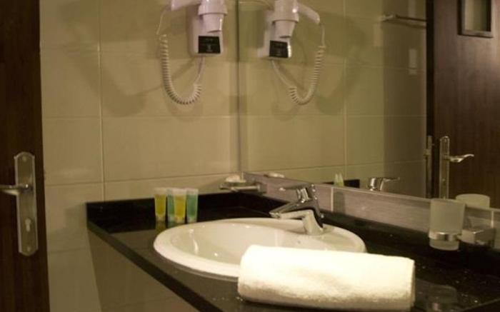 Diamond Hotel Suites