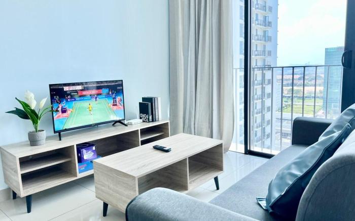 M 1-5Pax Cozy Home Trefoil 2QBeds Setia Alam WiFi