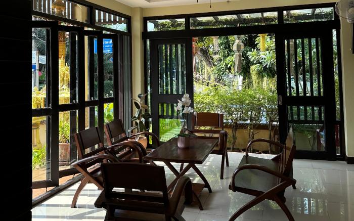 Ponburi Hotel