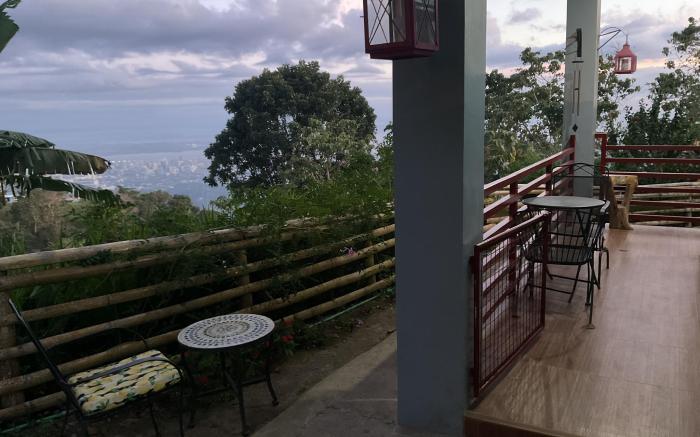 Anza cabin at Threesome Cafe
