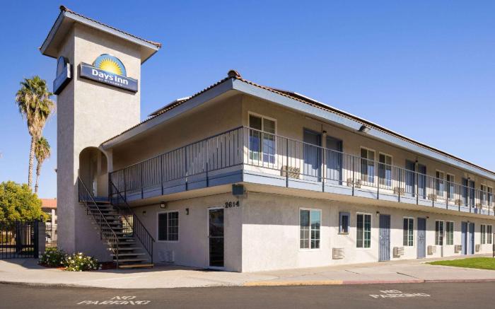 Days Inn by Wyndham Bakersfield