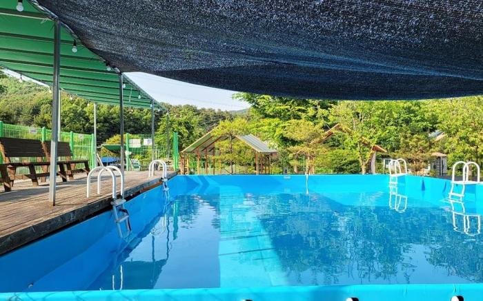 Haeoreum Glamping Caravan