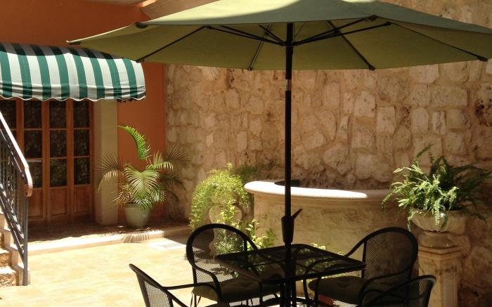 Cancun International Suites