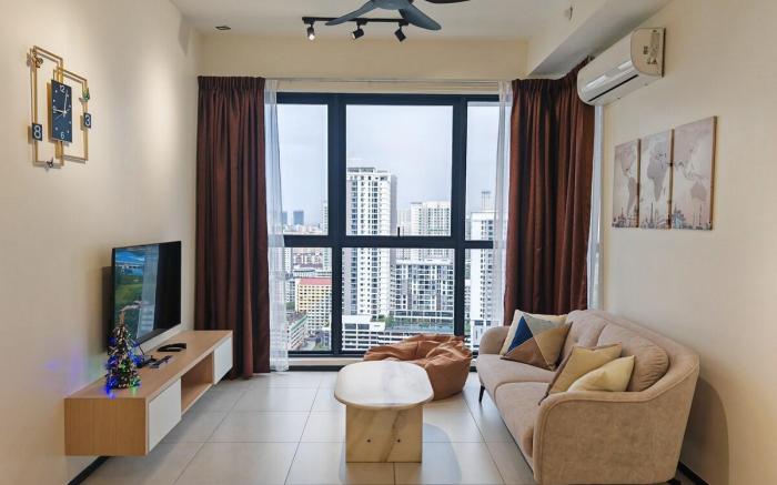 Cityscape Haven | Urban Suites by Ocean Luxe