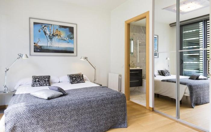 Gothic Quarter: Stylish Apartment with Pool