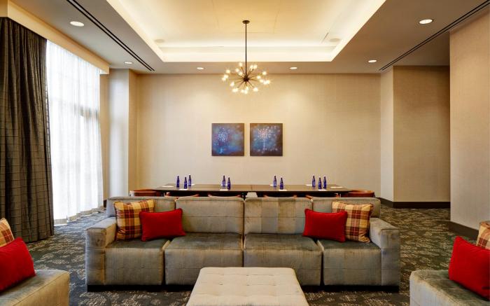 Archer Hotel Boston/Burlington