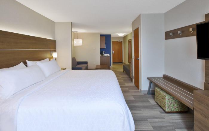 Holiday Inn Express Hotel & Suites Auburn Hills By IHG