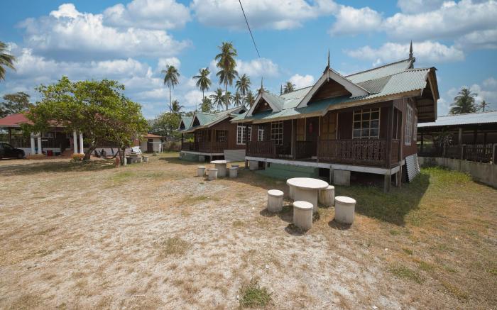 OYO 90968 Teratak Samuderakita Chalet & Guesthouse