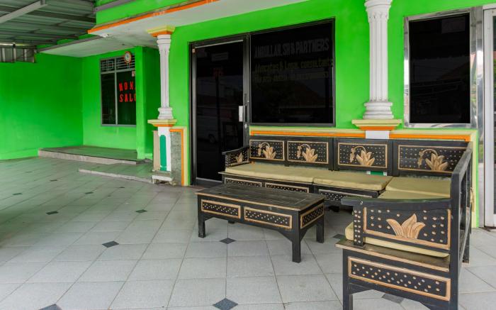 SPOT ON 93840 Guest House Amanda Syariah
