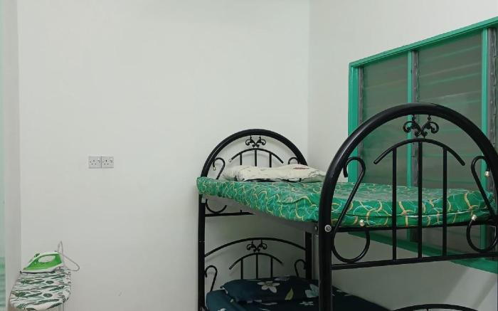 Ees Meru Green Homestay