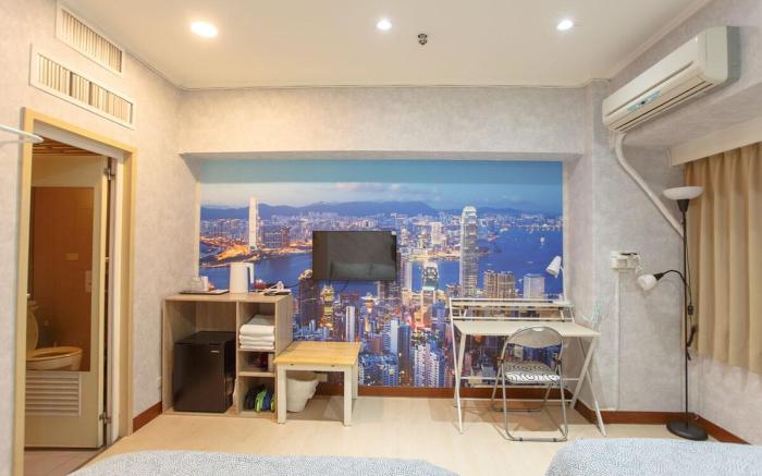 Alan's Lift Building, Leisure Style Room for 2-4 Persons, directly opposite Taipei Main Station