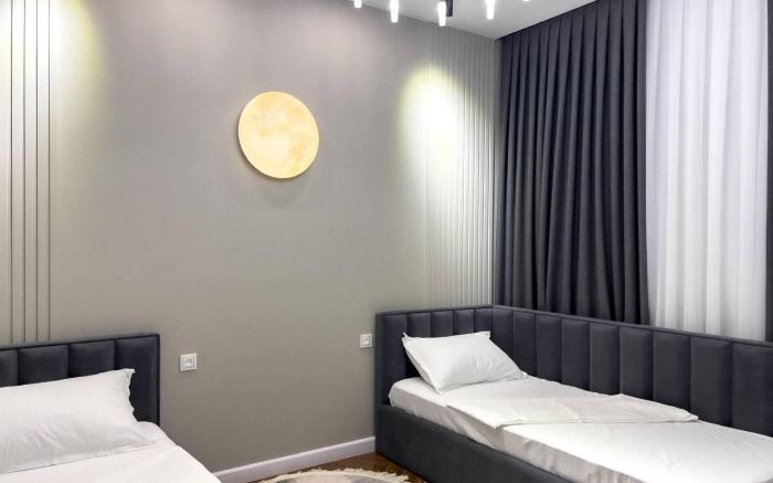 Modern Lux 1 