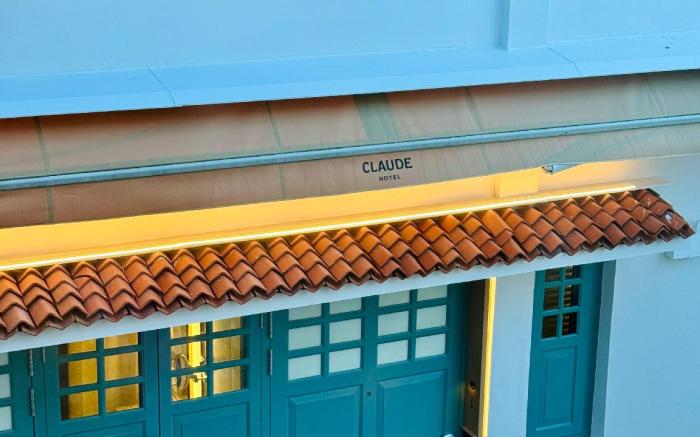 Claude Hotel