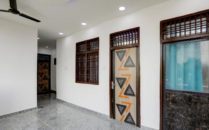 OYO 823935 Hotel Awadh Inn