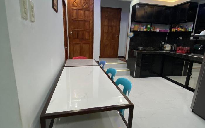 12pax-U5-R&F Vigan Transient House