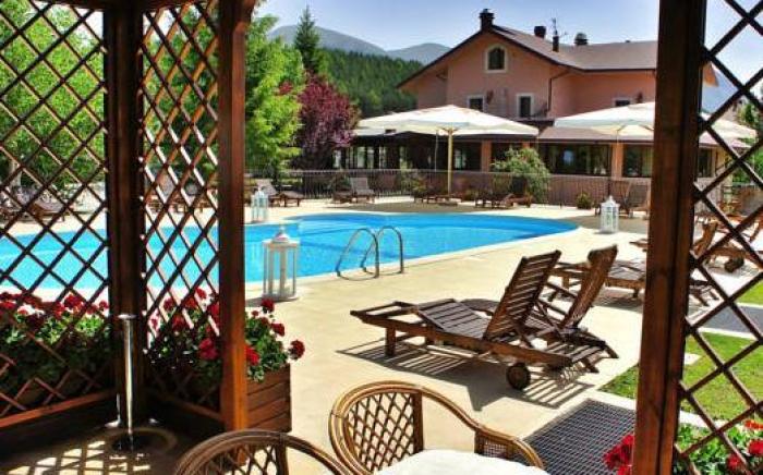 Hotel Bucaneve