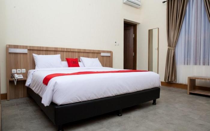 RedDoorz Plus near Pasundan University