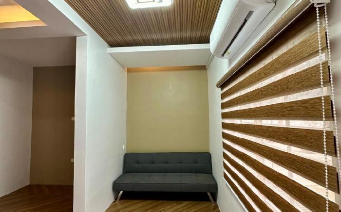 Solstice Suites-Quinn Ryan Suite (good for 24 Pax)