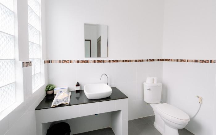redb hostel double female room