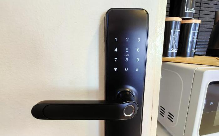 Meridin Sovo 3713  Couple Legoland Netflix BySTAY