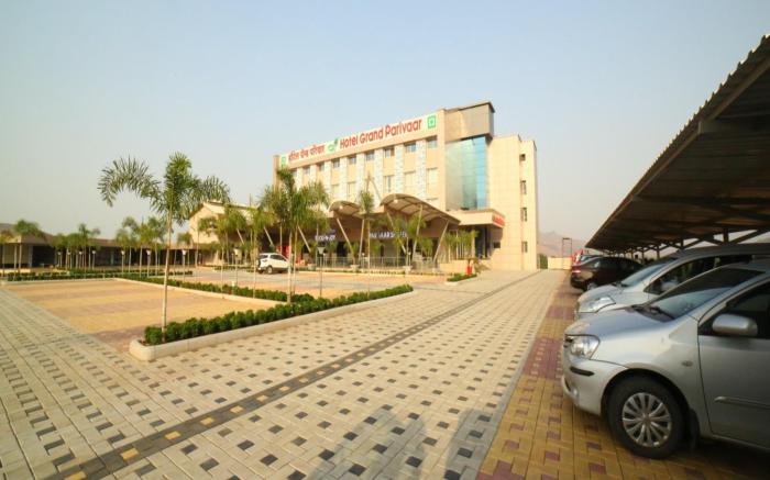 Hotel Grand Parivaar