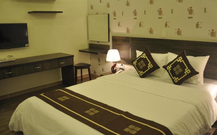 Rose Hotel