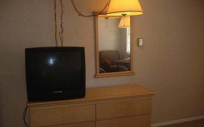 Fels Three Crown Motel