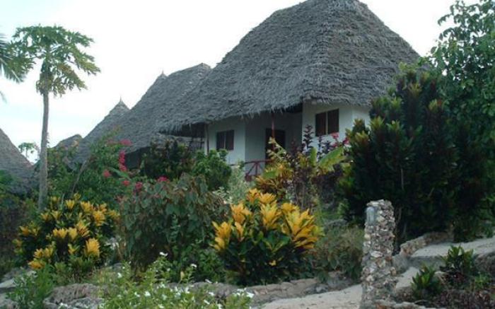 Sazani Beach Lodge and Tidal Lounge