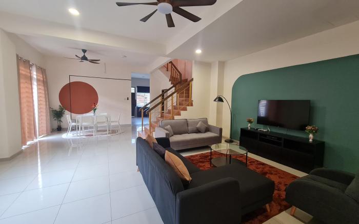 UniVilla -  Perfect family home for 18pax