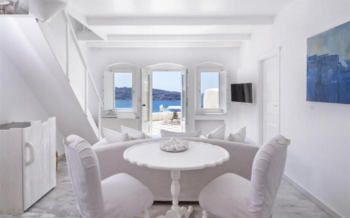 Canaves Oia Suites