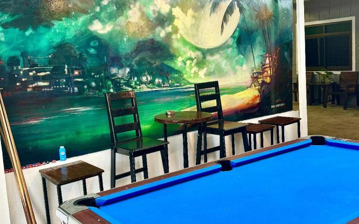 Eclipse Hostel and Bar