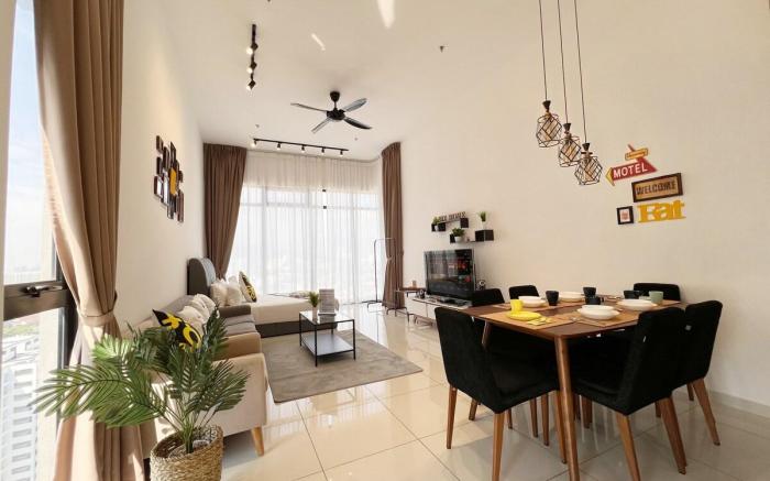 Georgetown 3 car park | SkyPool | Family 10 pax |