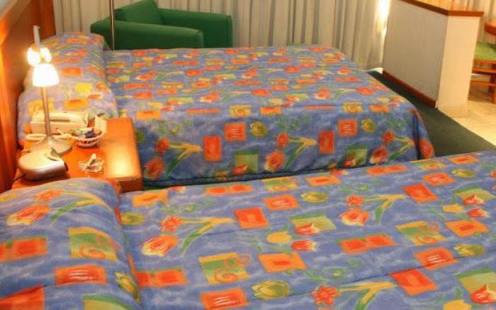 La Posada Hotel y Suites