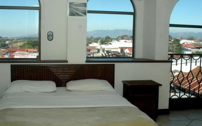 Alajuela Backpackers Airport Hostel