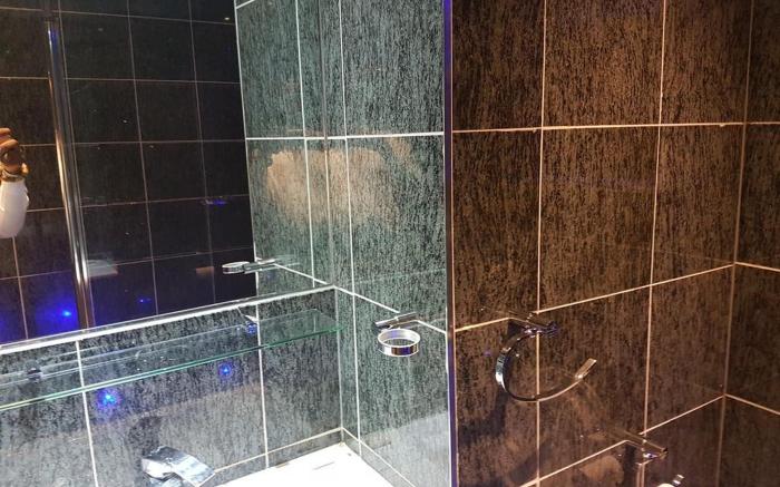 Check Inn Hotel 