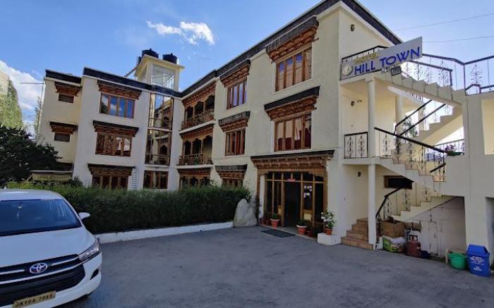 Hotel Hill Town