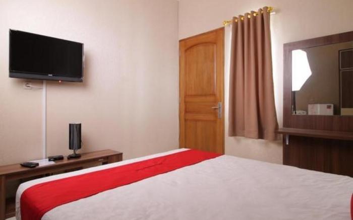 RedDoorz Syariah near Mercu Buana University