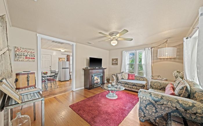 Ava and Weston Combo House