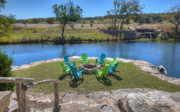 Ranch Retreat Creek View - Pool Table and Fire Pit