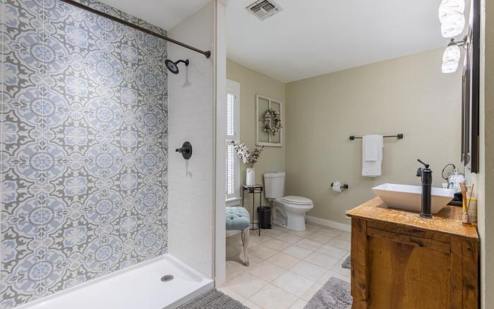 Two Unit Oasis with Two Hot Tubs