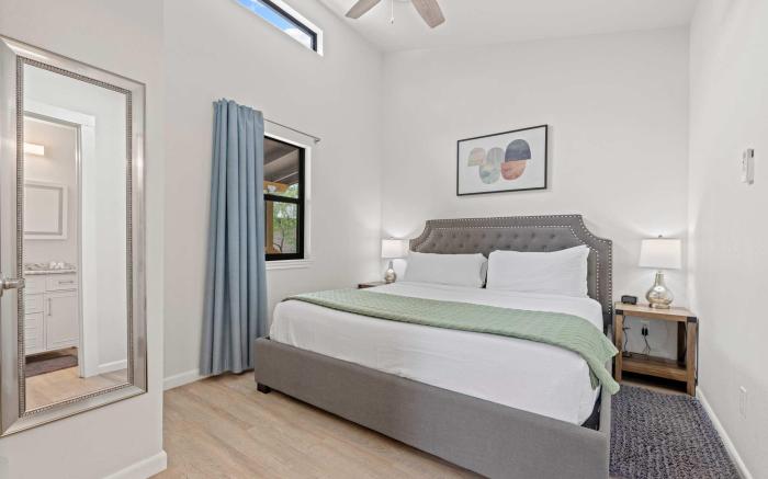 Verbena Waterfront with Hot Tub