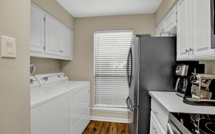 Luxury Riverfront Condo 1 BLK to Schlitterbahn!