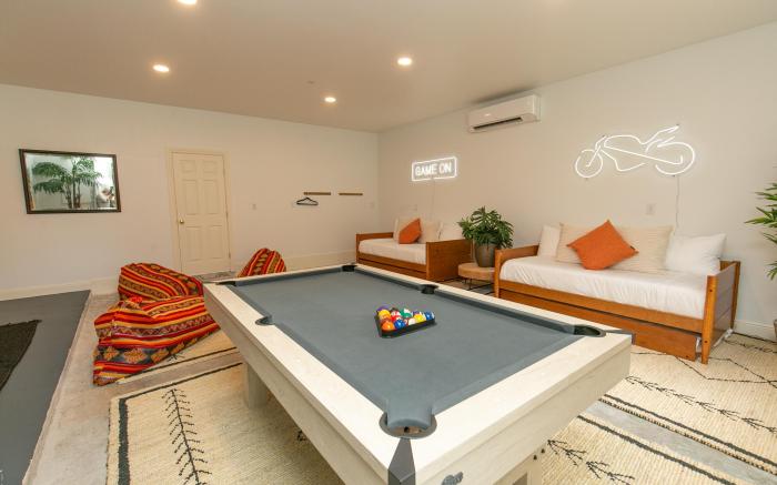 Spicewood Lodge w/Pool, HotTub