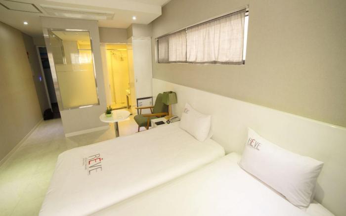 Reve Business Hotel Jeju