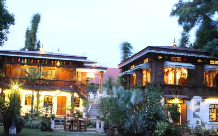 Sulyap Bed & Breakfast – Casa de Alitagtag Boutique Hotel