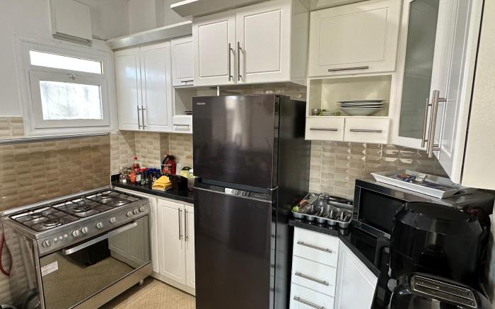 Apt with private pool and garden