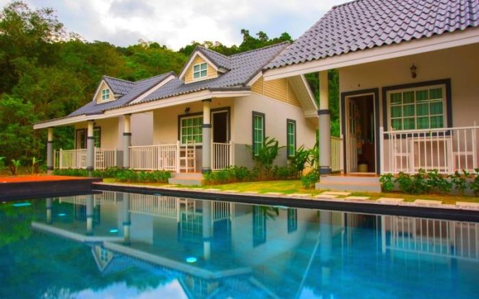 Suksompong Resort