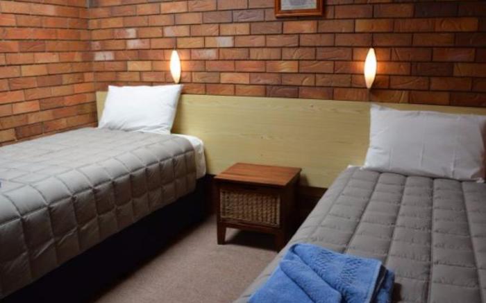 Peter Allen Motor Inn