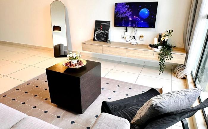 Downtown Serenity @ Mosaic 2+1 Bedroom 6-11pax